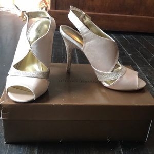 Audrey Brooke nude gold heels